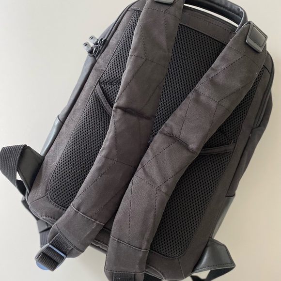 Tumi Tahoe Elwood Backpack w Laptop Sleeve